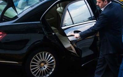 5 Essential Tips When Hiring an Airport Limo for business travel